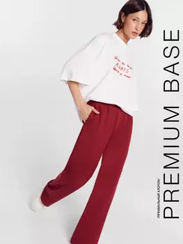 Брюки женские в вишнево-красном цвете