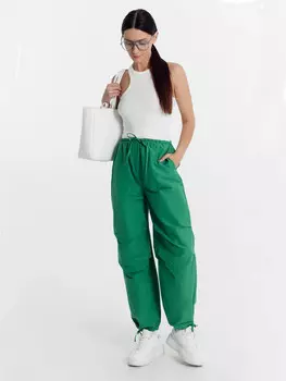 Брюки женские в зеленом цвете