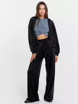 Брюки женские велюровые в черном цвете