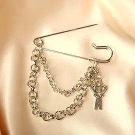 Булавка с подвесками