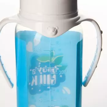 Бутылочка для кормления