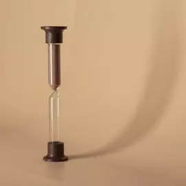 Песочные часы настольные на 15 минут