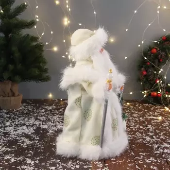Дед мороз под елку