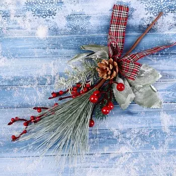 Еловая ветка новогодняя