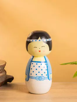 Деревянная кукла кокеши