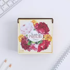 Деревянная шкатулка