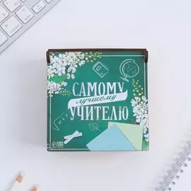 Деревянная шкатулка