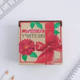 Деревянная шкатулка