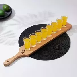 Доска деревянная для подачи шотов с ручкой, 6091,8 см, на 8 рюмок, диаметр ячеек 3,9 см, с пропиткой, береза