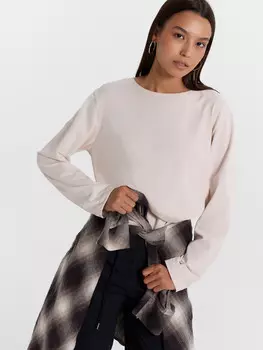 Джемпер женский в серо-бежевом оттенке