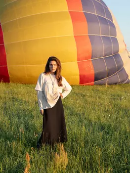 Джемпер женский бело-бежевый с печатью