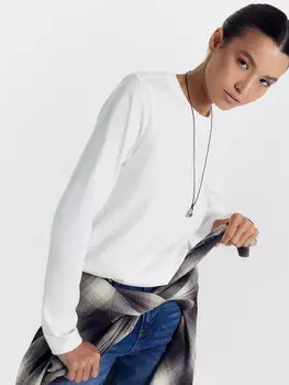 Джемпер женский в белом цвете