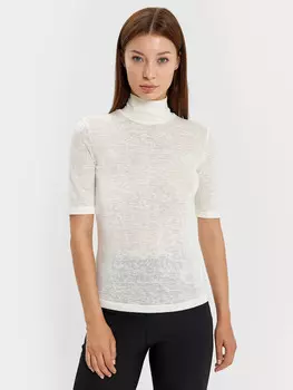 Джемпер женский в молочном оттенке с воротником-стойкой