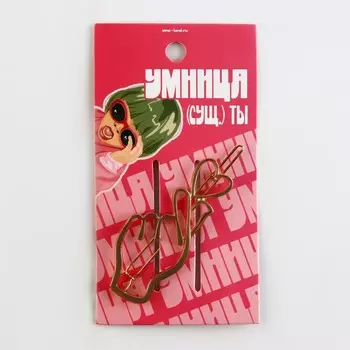 Формовая заколка на подложке