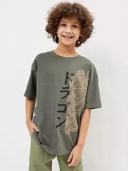Футболка для мальчика в зеленом цвете с печатью