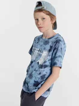 Футболка для мальчиков голубая с дизайнерским принтом