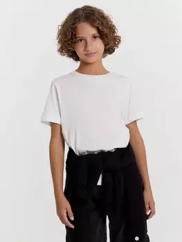 Футболка для мальчиков в белом цвете