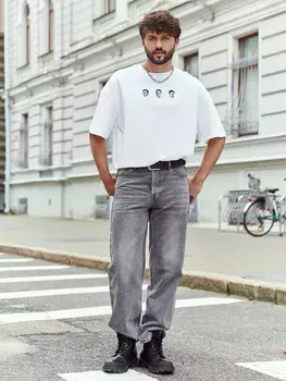 Футболка мужская белая с принтом