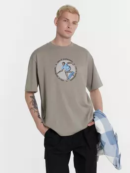 Футболка мужская бежевая с принтом и надписью