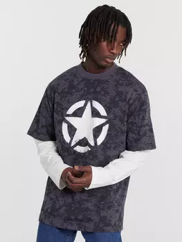 Футболка мужская серая в стиле милитари с принтом в виде звезды