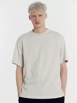 Футболка мужская в бежевом цвете