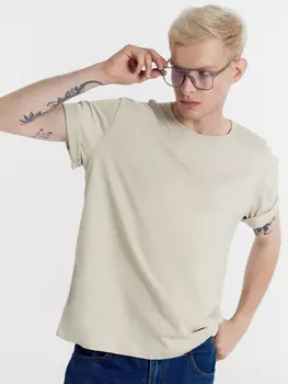 Футболка мужская в бежевом цвете