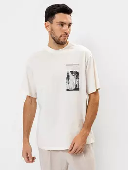 Футболка мужская в бежевом оттенке с принтом