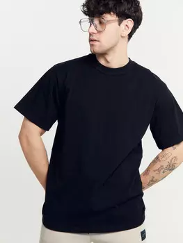 Футболка мужская в черном цвете