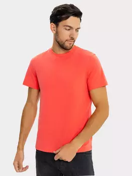 Футболка мужская в коралловом оттенке