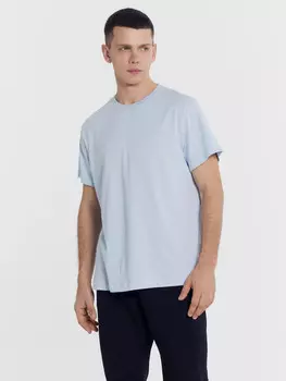 Футболка мужская в светло-голубом оттенке