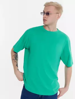 Футболка мужская в зеленом цвете