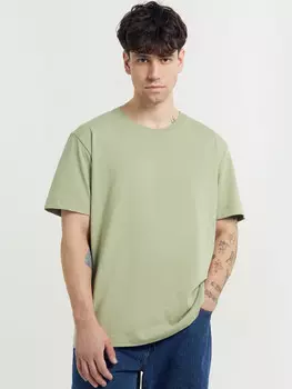 Футболка мужская в зеленом цвете