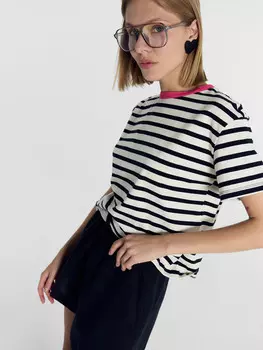 Футболка женская белая в черную полоску