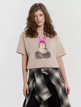 Футболка женская бежевая с принтом и надписью