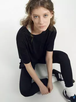 Футболка женская черная c рисунком