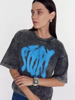 Футболка женская черная с дизайнерским принтом