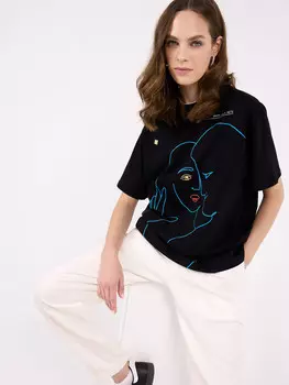 Футболка женская черная с печатью