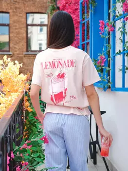 Футболка женская розовая с принтом