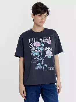 Футболка женская в графитово-сером цвете с печатью