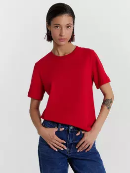 Футболка женская в красном цвете