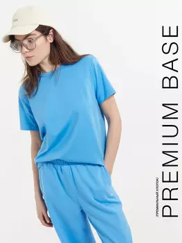 Футболка женская в лазурно-голубом цвете