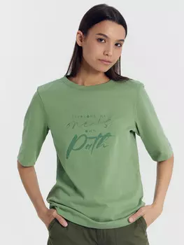 Футболка женская зеленая с печатью