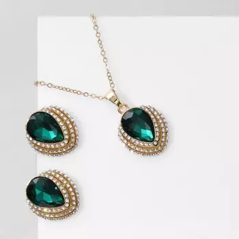 Гарнитур 2 предмета: серьги, кулон