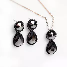 Гарнитур 2 предмета: серьги, кулон