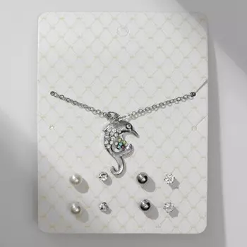 Гарнитур 5 предметов: 4 пары пусет, кулон