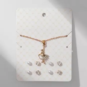 Гарнитур 5 предметов: 4 пары пусет, кулон