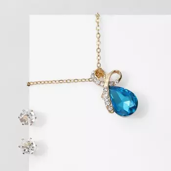 Гарнитур 5 предметов: 4 пары пусет, кулон