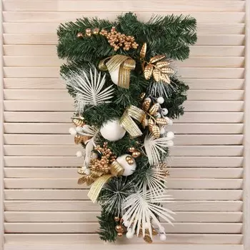 Искусственная елка настенная