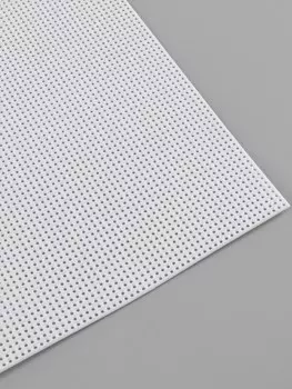 Канва для вышивания №14, пластиковая, 2128 см, белая