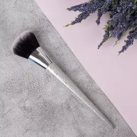 Кисть для макияжа
